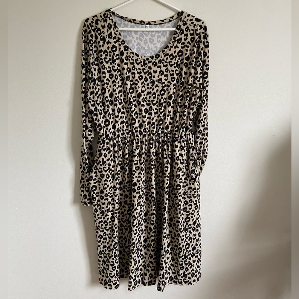 2XL Leopard print / cheetah print plus size soft sleeved dress NWOT